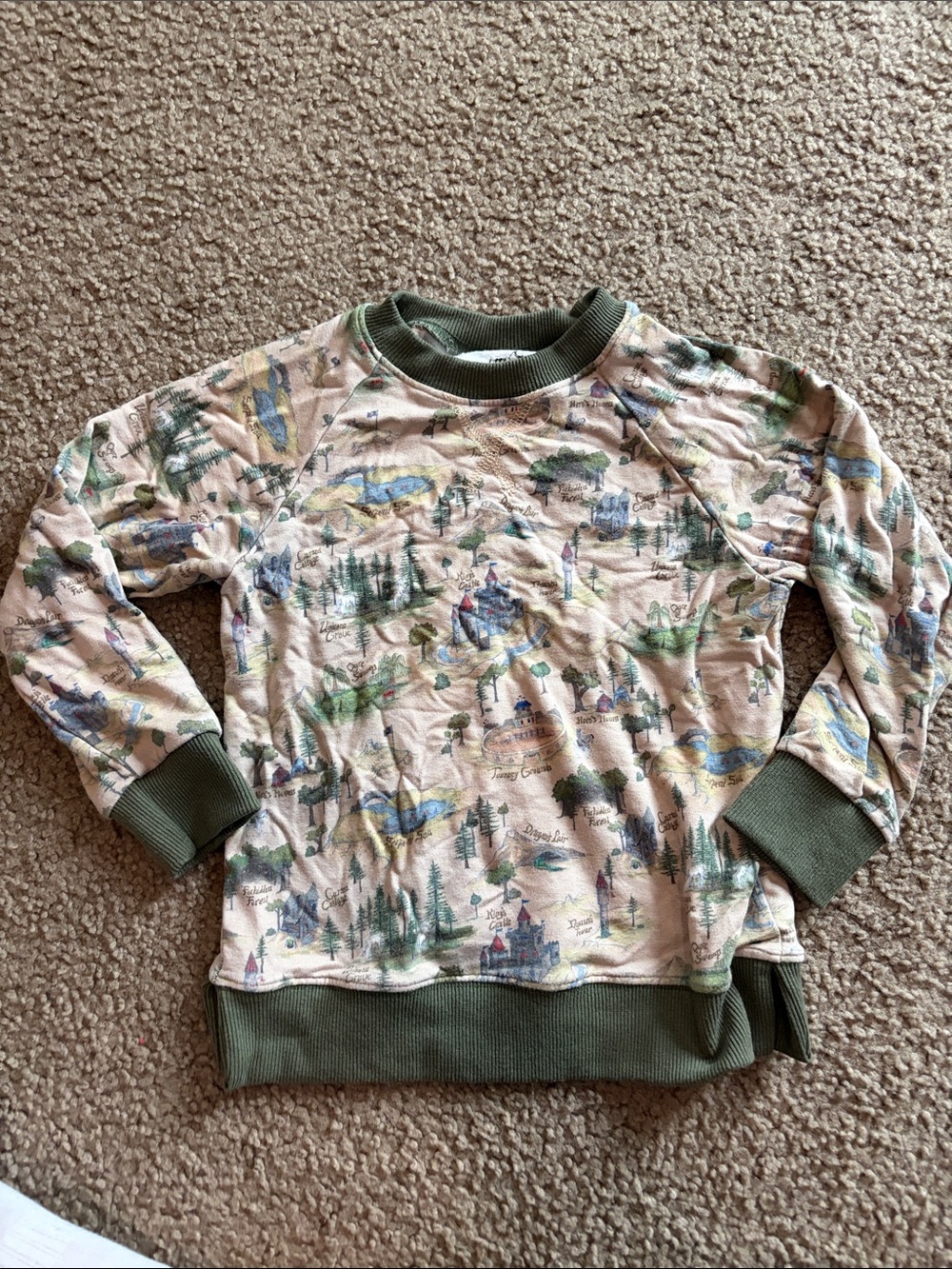 B8 Little Crowns and Capes Bamboo Crewneck, Kingdom Print, 4t pilling